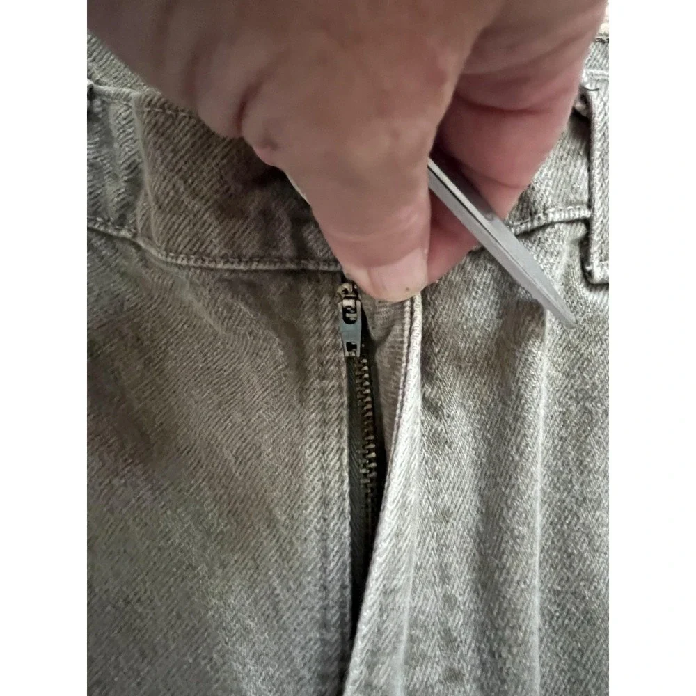 Vintage Levis 550 Jeans Mens 36x30 Gray Light Wash Relaxed Fit Tapered Denim